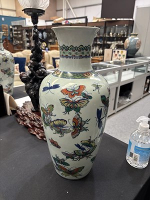Lot 109 - A LARGE PAIR OF CHINESE PORCELAIN VASES