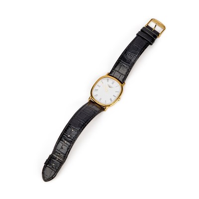 Lot 229 - A GENTS GOLD PLATED LONGINES STRAP WATCH