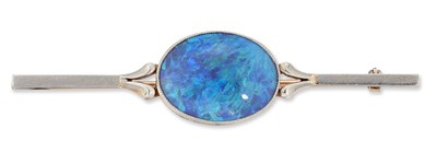 Lot 1669 - A LATE 19TH / EARLY 20TH CENTURY BLACK OPAL BAR BROOCH