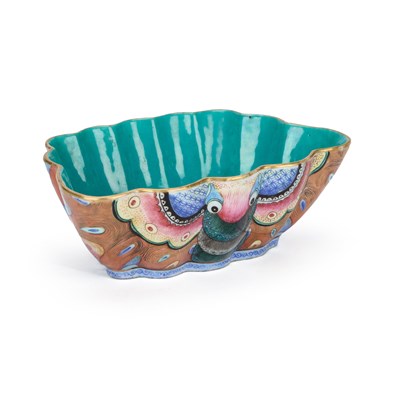 Lot 69 - A CHINESE PORCELAIN BUTTERFLY BOWL