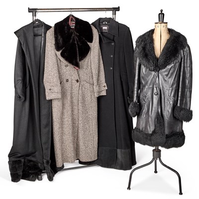 Lot 11 - A GROUP OF VINTAGE LADIES’ COATS