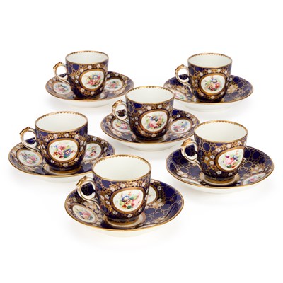 Lot 87 - A SET OF SIX ENGLISH PORCELAIN CUPS AND SAUCERS