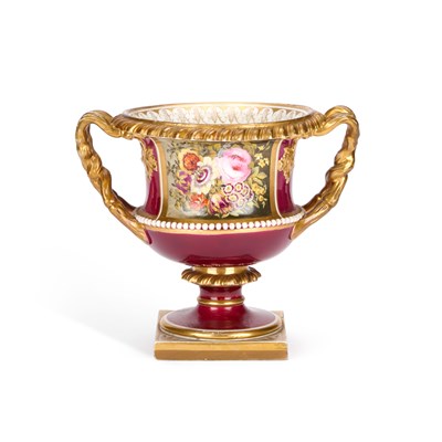 Lot 52 - A 19TH CENTURY ENGLISH PORCELAIN WARWICK VASE