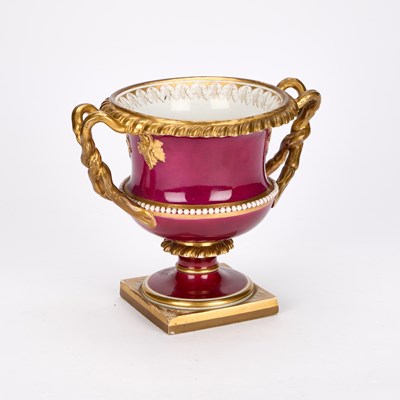Lot 52 - A 19TH CENTURY ENGLISH PORCELAIN WARWICK VASE