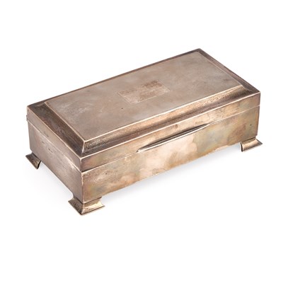 Lot 358 - A GEORGE V SILVER CIGARETTE BOX