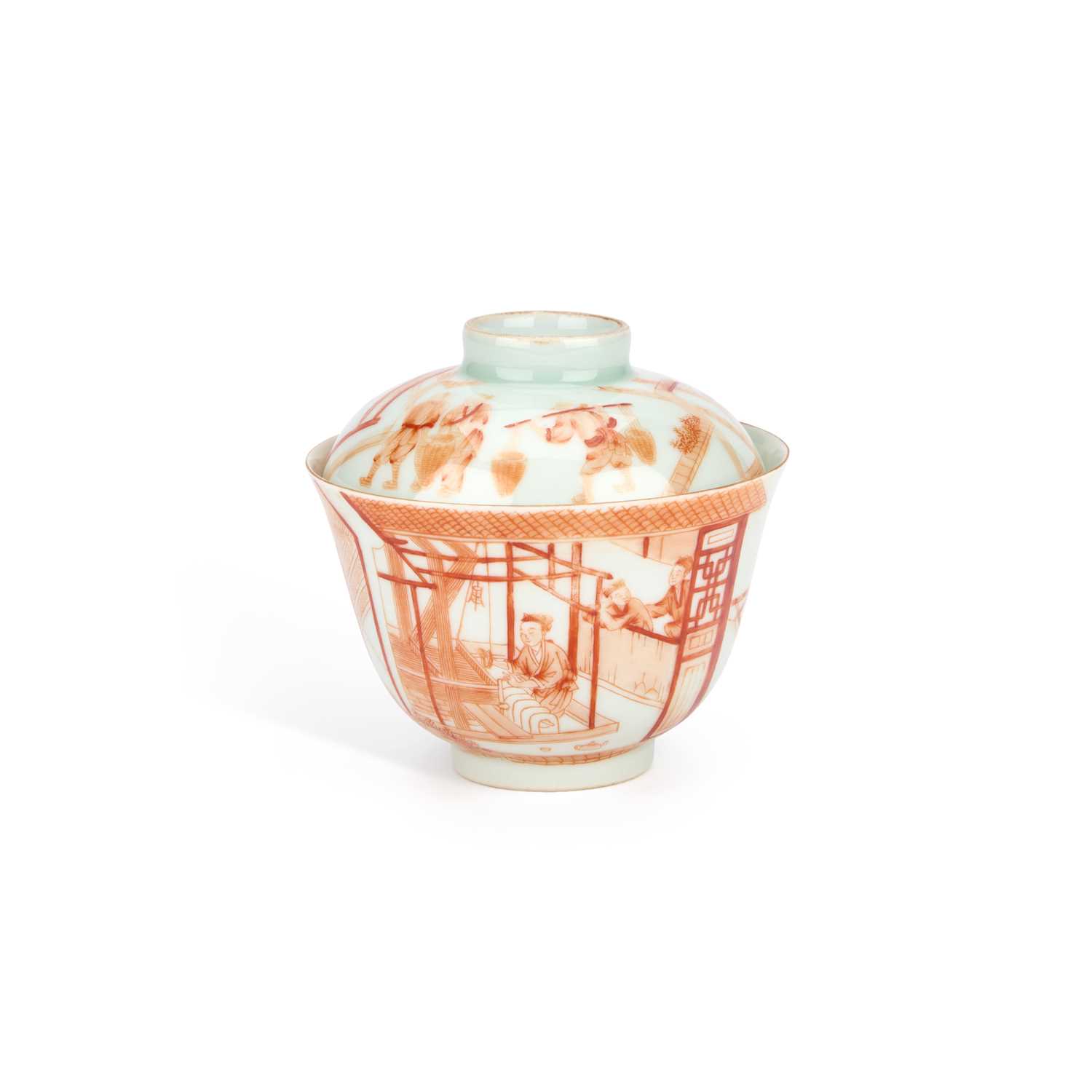 Lot 272 - A CHINESE IRON-RED DECORATED PORCELAIN BOWL AND COVER