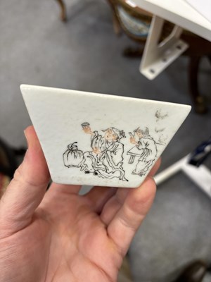 Lot 162 - A CHINESE PORCELAIN SQUARE CUP