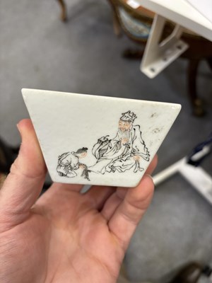 Lot 162 - A CHINESE PORCELAIN SQUARE CUP