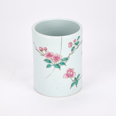 Lot 131 - A 19TH CENTURY CHINESE FAMILLE ROSE PORCELAIN BRUSH POT