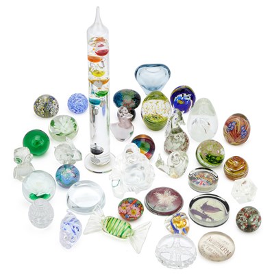 Lot 1 - A COLLECTION OF GLASS PAPERWEIGHTS