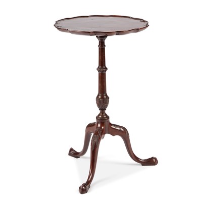 Lot 1099 - AN 18TH CENTURY STYLE MAHOGANY TRIPOD TABLE