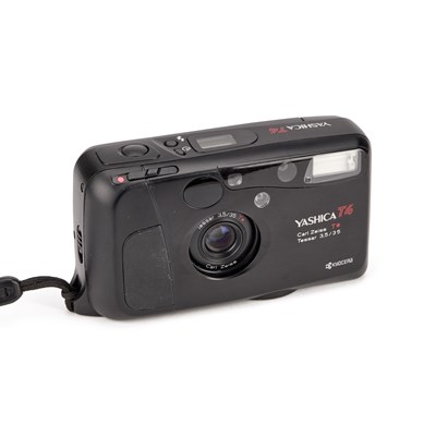 Lot 839 - A YASHICA T4 FILM CAMERA