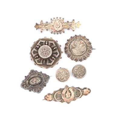Lot 692 - A GROUP OF VICTORIAN JEWELLERY