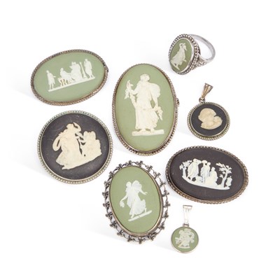 Lot 648 - A GROUP OF WEDGWOOD JASPERWARE JEWELLERY