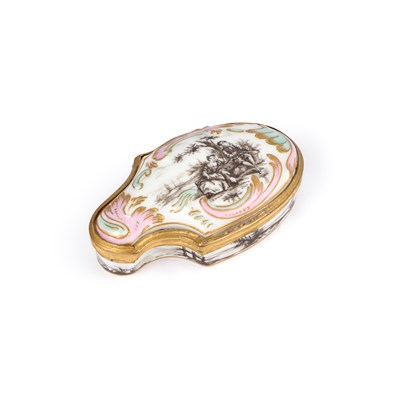 Lot 75 - A 19TH CENTURY GILT-METAL MOUNTED BERLIN (K.P.M.) PORCELAIN SNUFF BOX