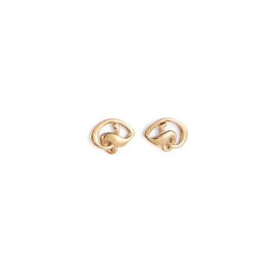 Lot 663 - A PAIR OF 9 CARAT GOLD EARRINGS
