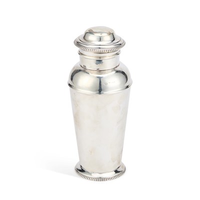Lot 366 - A GEORGE V SILVER COCKTAIL SHAKER