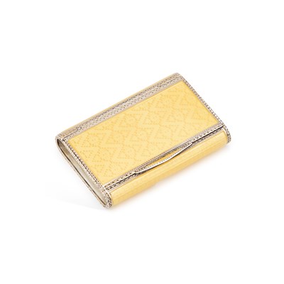 Lot 430 - AN EARLY 20TH CENTURY CONTINENTAL SILVER AND ENAMEL SNUFF BOX