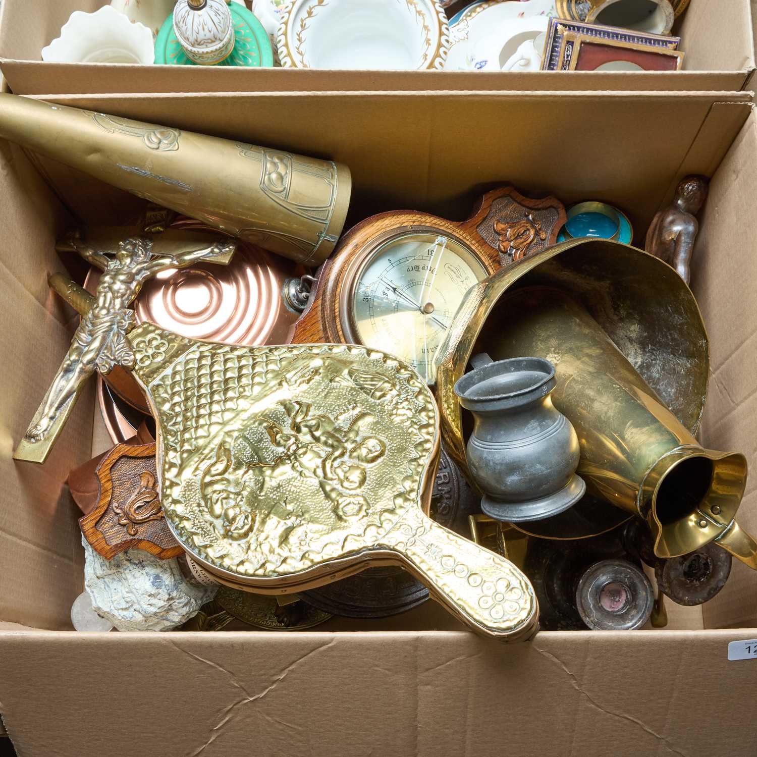 Lot 126 - A BOX