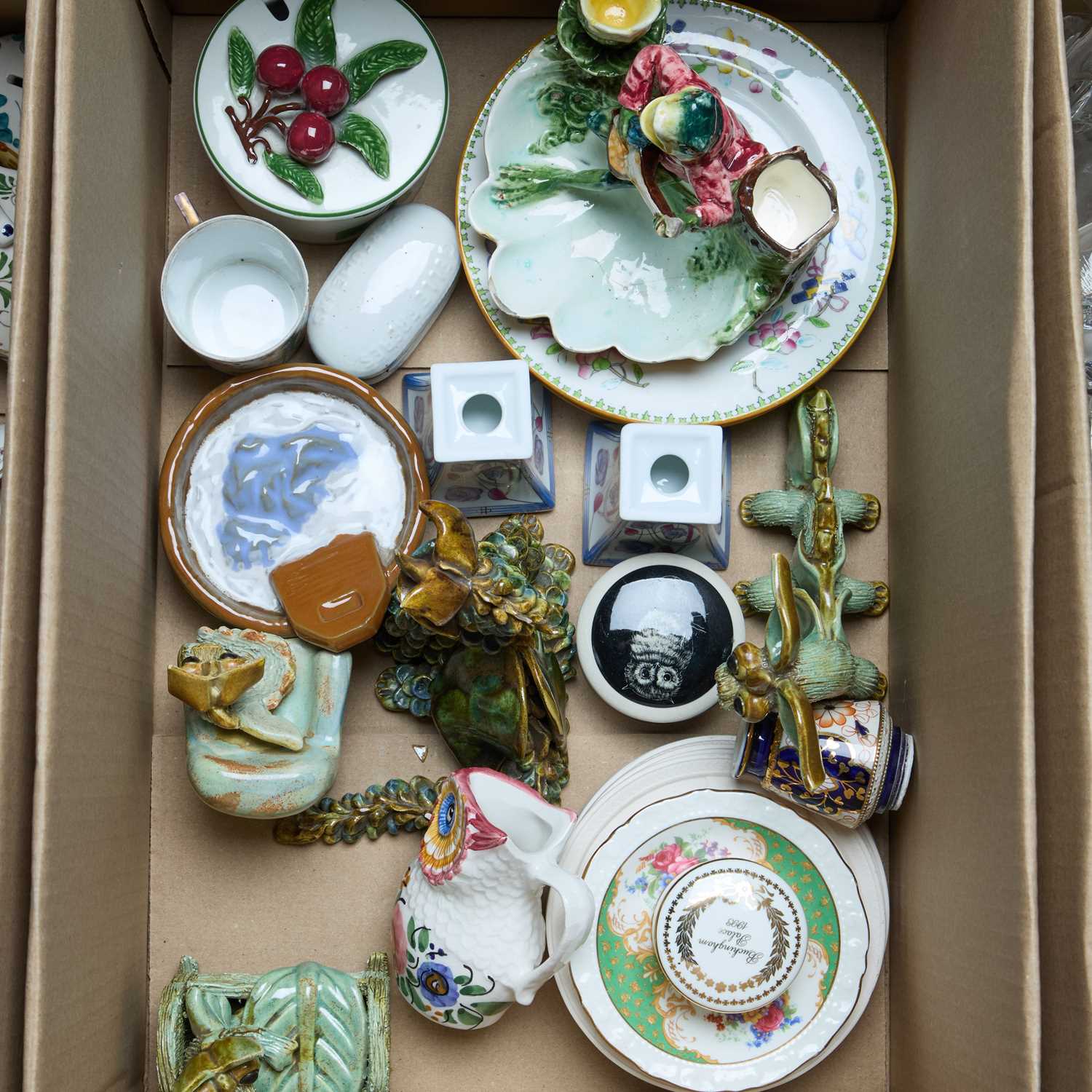 Lot 163 - TWO BOXES OF CERAMICS