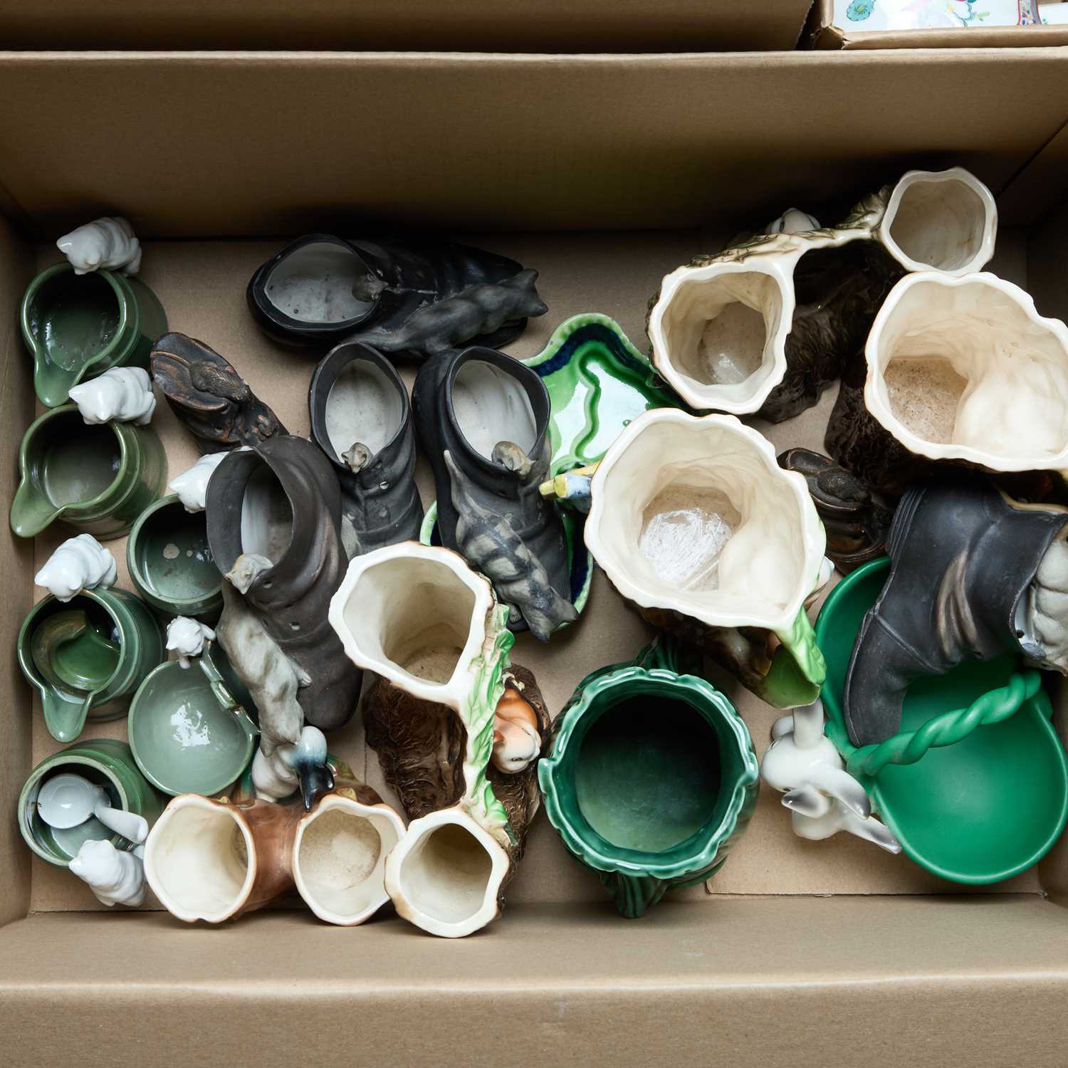 Lot 174 - TWO BOXES INCLUDING POTPOURRI VASE, ROYAL WORCESTER FLAT-BACK JUG, ETC.