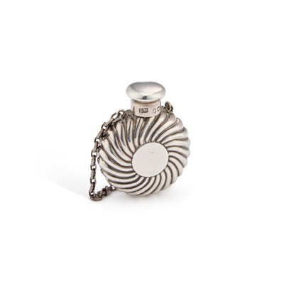 Lot 484 - A VICTORIAN SILVER SCENT BOTTLE
