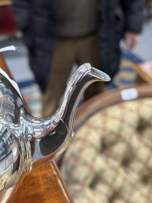 Lot 299 - AN 18TH CENTURY RUSSIAN SILVER TEAPOT