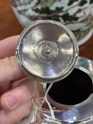 Lot 299 - AN 18TH CENTURY RUSSIAN SILVER TEAPOT