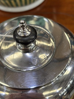 Lot 299 - AN 18TH CENTURY RUSSIAN SILVER TEAPOT