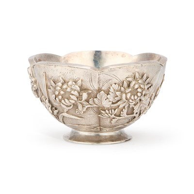 Lot 276 - AN UNUSUALLY HEAVY JAPANESE SILVER BOWL