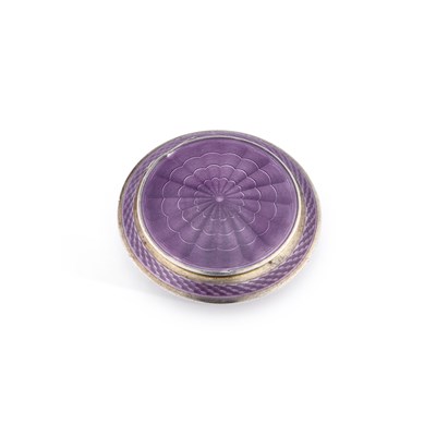 Lot 434 - AN EARLY 20TH CENTURY SWISS 935 STANDARD SILVER-GILT AND GUILLOCHÉ ENAMEL BOX