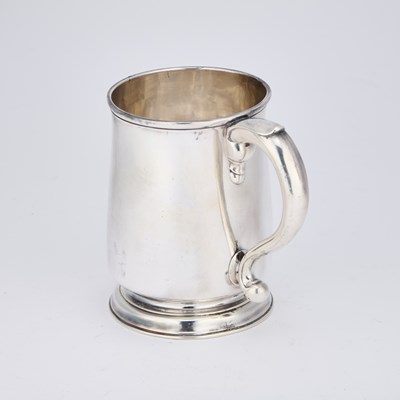 Lot 580 - A GEORGE II SILVER MUG