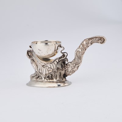 Lot 291 - A VIETNAMESE SILVER TEA STRAINER
