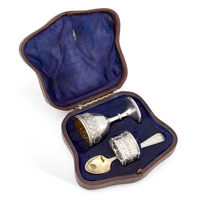 Lot 221 - A VICTORIAN SILVER CHRISTENING SET