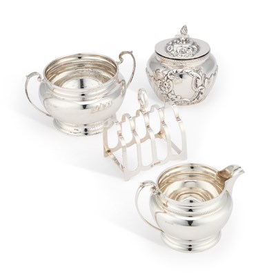 Lot 397 - A GROUP OF SILVER