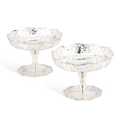 Lot 441 - A PAIR OF EDWARDIAN SILVER TAZZAS