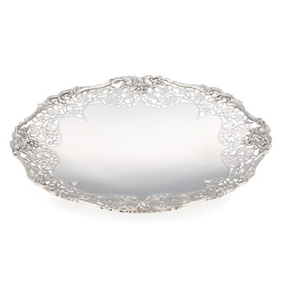 Lot 405 - AN ELIZABETH II SILVER FRUIT DISH
