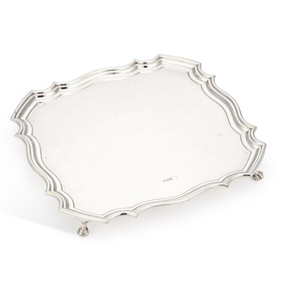 Lot 411 - A GEORGE V SILVER SALVER