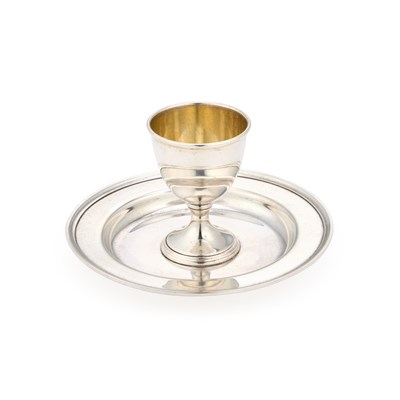 Lot 393 - A GEORGE VI SILVER EGG CUP