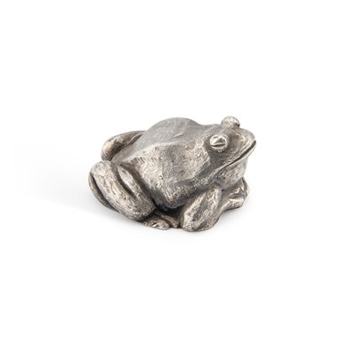 Lot 138 - A SILVER MODEL OF A FROG