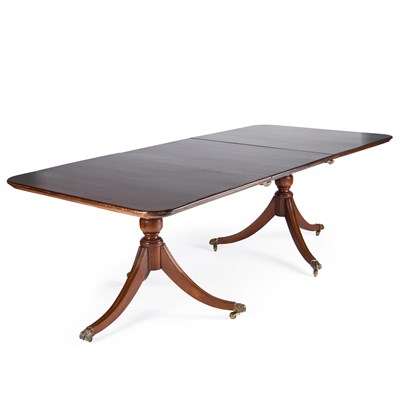 Lot 993 - A GEORGIAN STYLE MAHOGANY TWIN PEDESTAL DINING TABLE