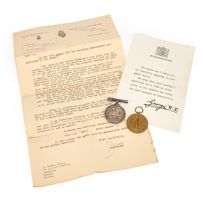 Lot 11 - A FIRST WORLD WAR MEDAL PAIR
