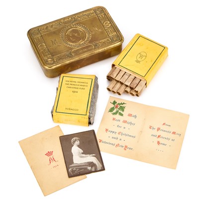 Lot 6 - A FIRST WORLD WAR PRINCESS MARY CHRISTMAS 1914 TIN WITH CONTENTS