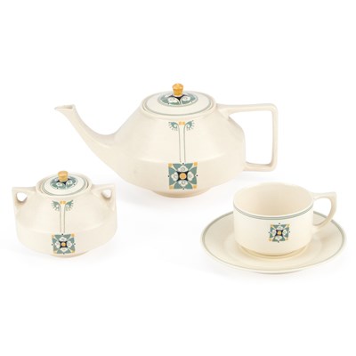Lot 107 - AN EARLY 20TH CENTURY DUTCH POTTERY TEA SERVICE