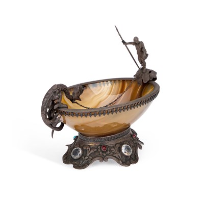 Lot 748 - A VIENNESE SILVER AND AGATE BOWL
