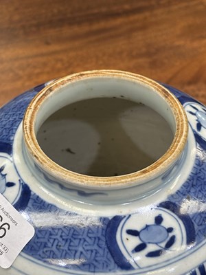 Lot 166 - A CHINESE BLUE AND WHITE PORCELAIN JAR