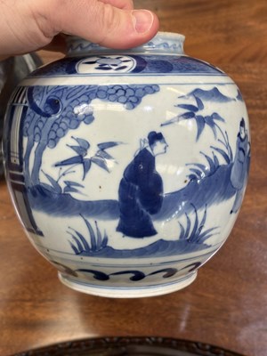 Lot 166 - A CHINESE BLUE AND WHITE PORCELAIN JAR