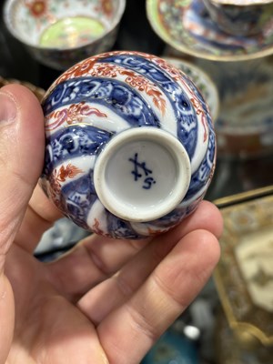 Lot 168 - A GROUP OF 18TH CENTURY AND LATER CHINESE PORCELAIN TEA BOWLS AND SAUCERS