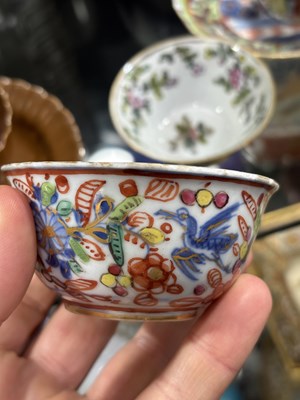 Lot 168 - A GROUP OF 18TH CENTURY AND LATER CHINESE PORCELAIN TEA BOWLS AND SAUCERS
