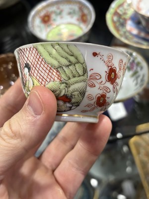 Lot 168 - A GROUP OF 18TH CENTURY AND LATER CHINESE PORCELAIN TEA BOWLS AND SAUCERS